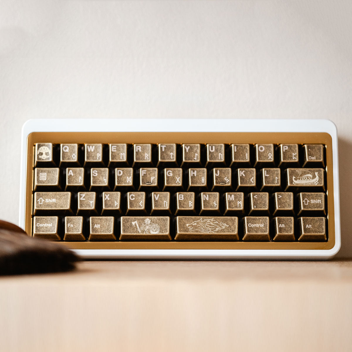[GB] Awekeys Viking Antiques Full Metal Keycaps - Base Kit