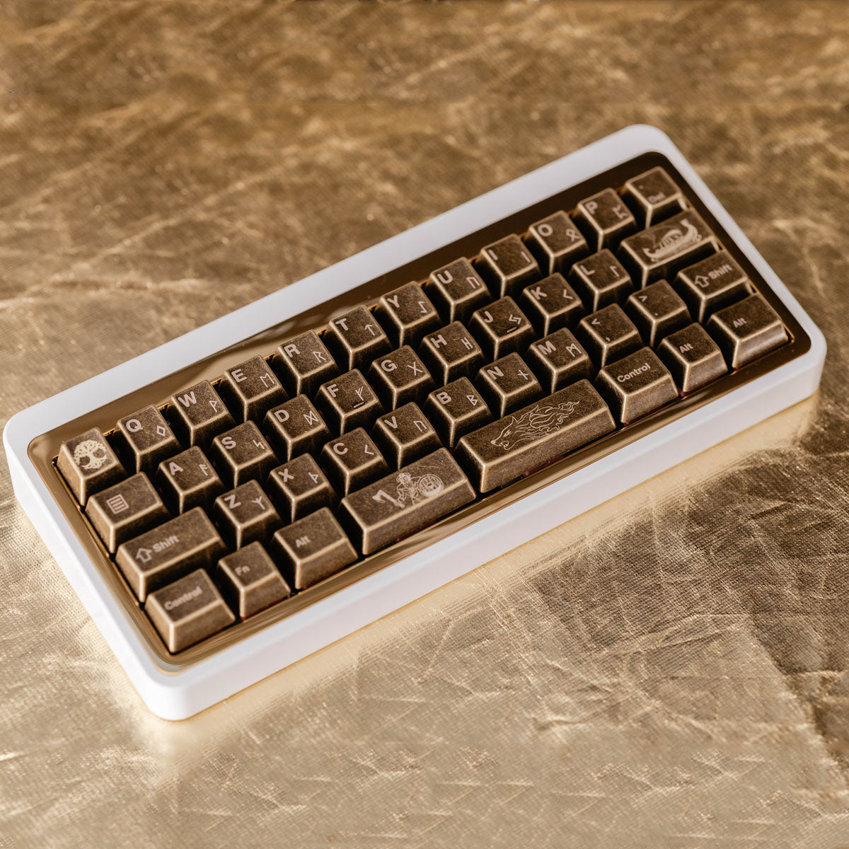 [GB] Awekeys Viking Antiques Full Metal Keycaps - Base Kit