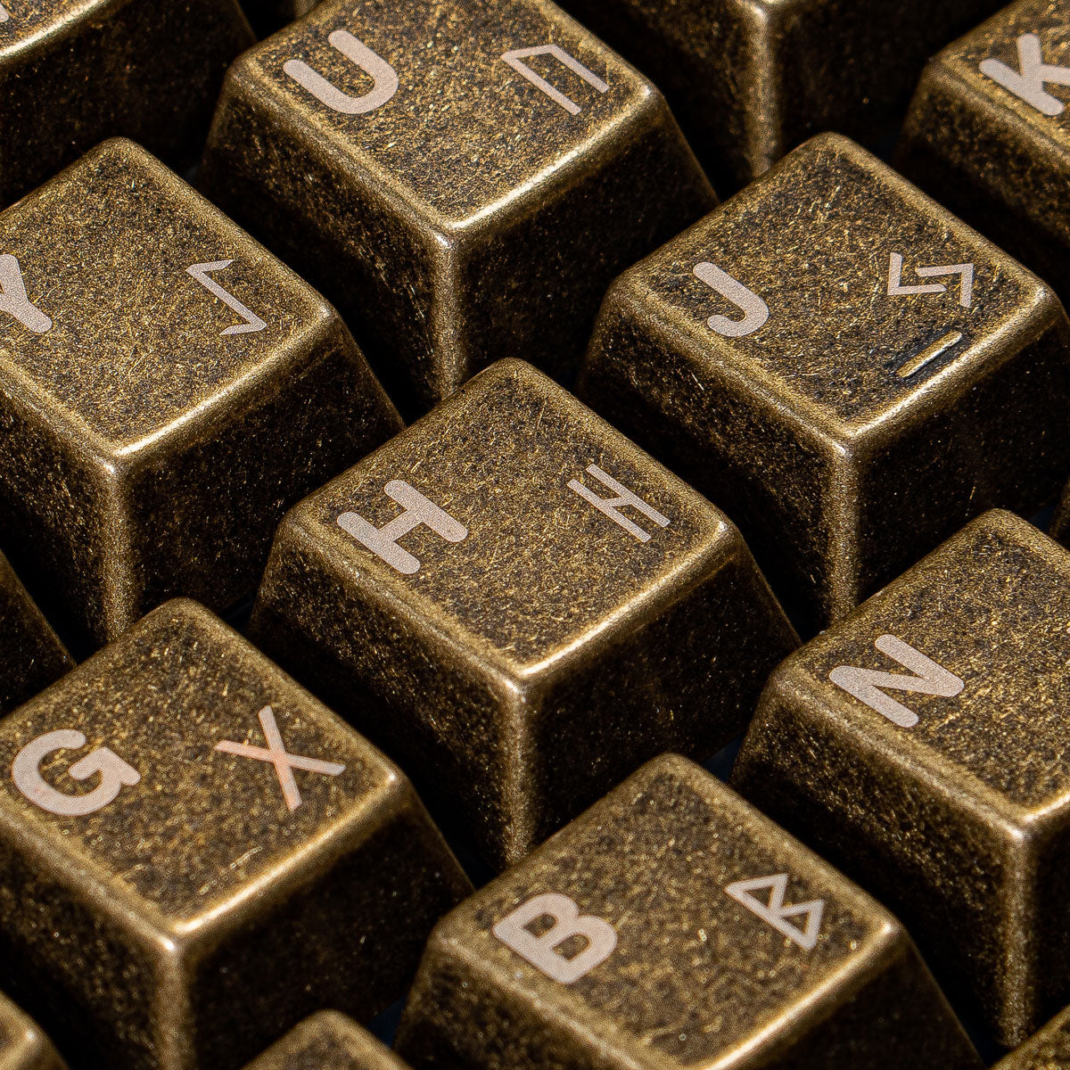 [GB] Awekeys Viking Antiques Full Metal Keycaps - Base Kit