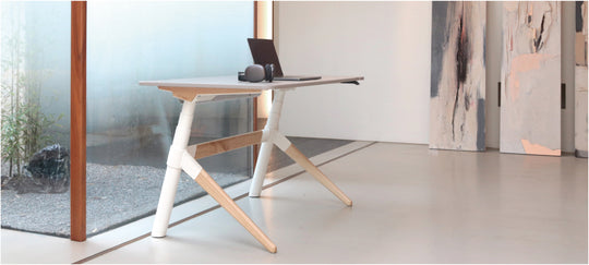 Karma Essence - Standing Desk