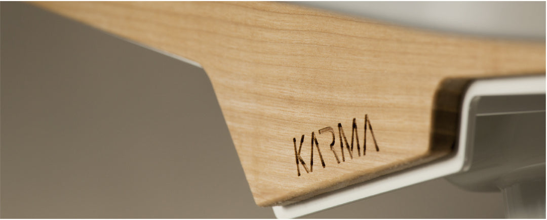 Karma Essence - Standing Desk