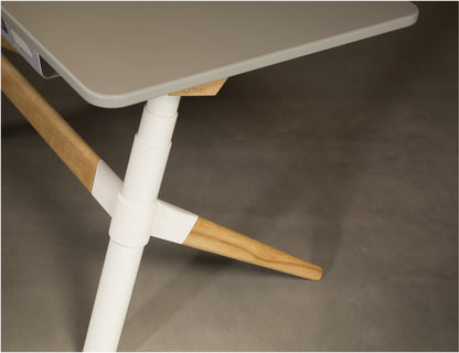 Karma Essence - Standing Desk